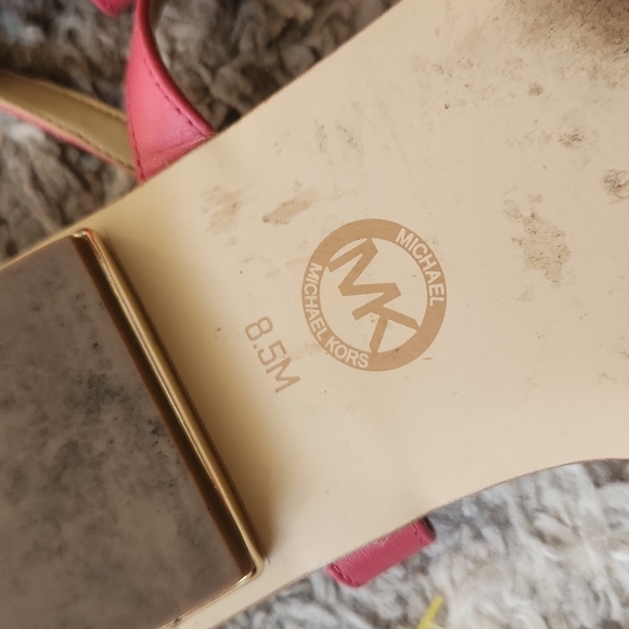 Michael MK pink/gold sandals - Picture 6 of 8